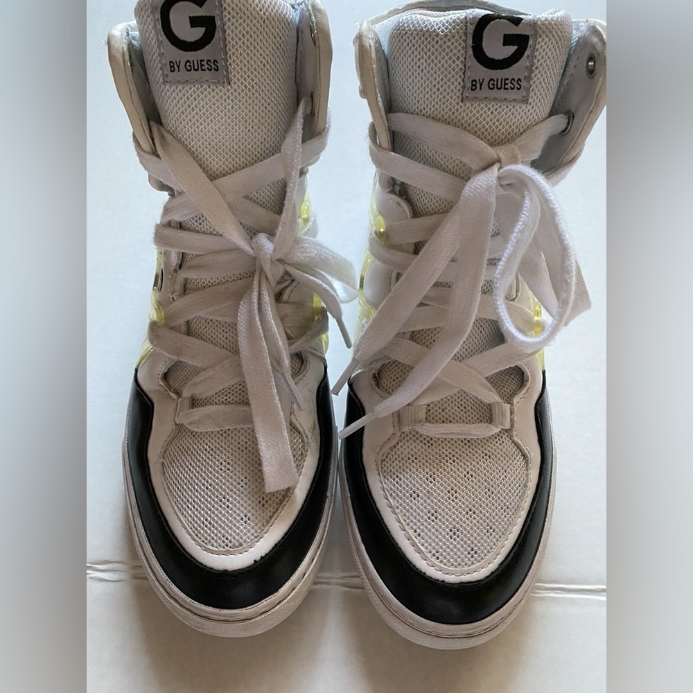 G by Guess White Black High Top Mesh Leather Sneakers Shoes. Pre owned. Size 8